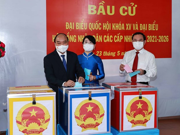President Nguyen Xuan Phuc joins Ho Chi Minh city voters in elections